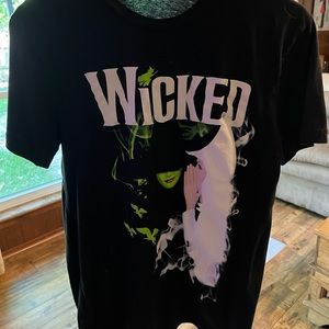 WICKED ORIGINAL BROADWAY T SHIRT NEVER WORN